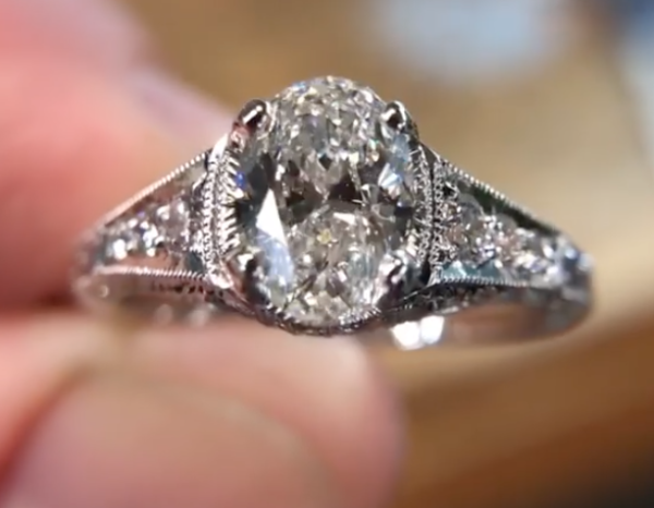 The Oval Cut Diamond - Elongated Round