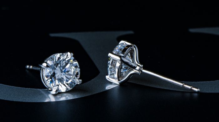 2.00CTW HAND-FABRICATED DIAMOND STUD EARRINGS