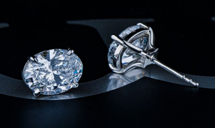 4.00CTW OVAL DIAMOND STUD EARRINGS