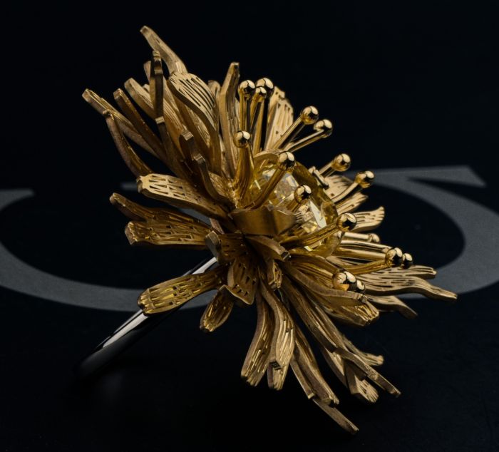 2026 RED CARPET DANDELION RING FOR ELLA LANGLEY