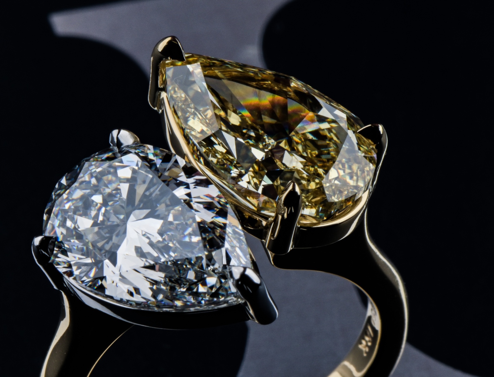 Ella Langley 2026 ACM Awards Yellow Diamond Bypass Ring2